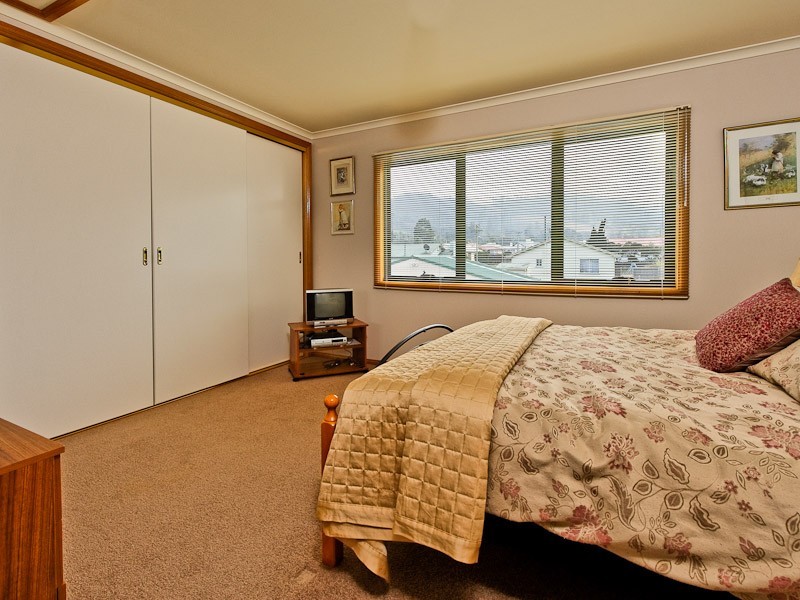 54 Bounty Street, Warrane TAS 7018