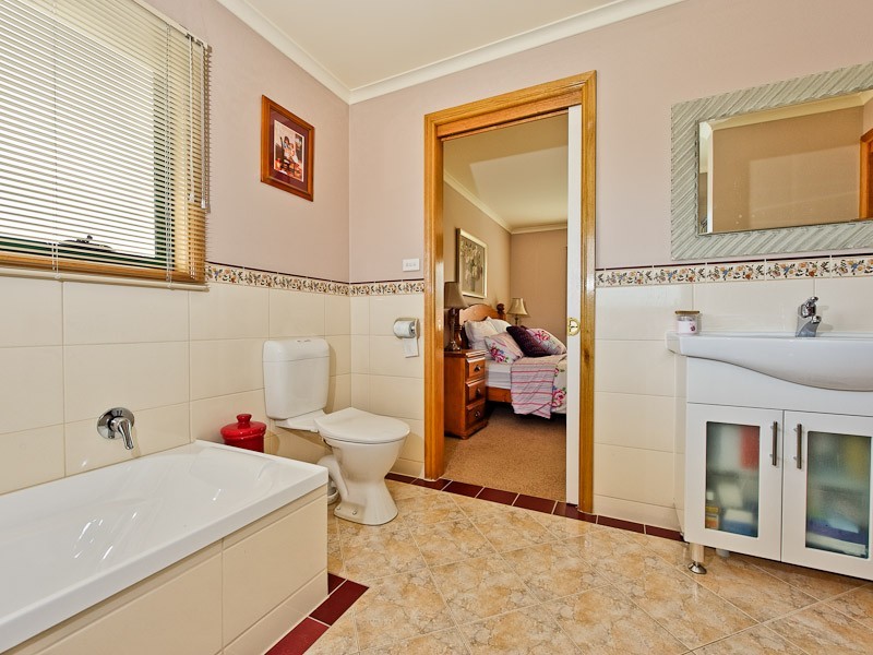 54 Bounty Street, Warrane TAS 7018
