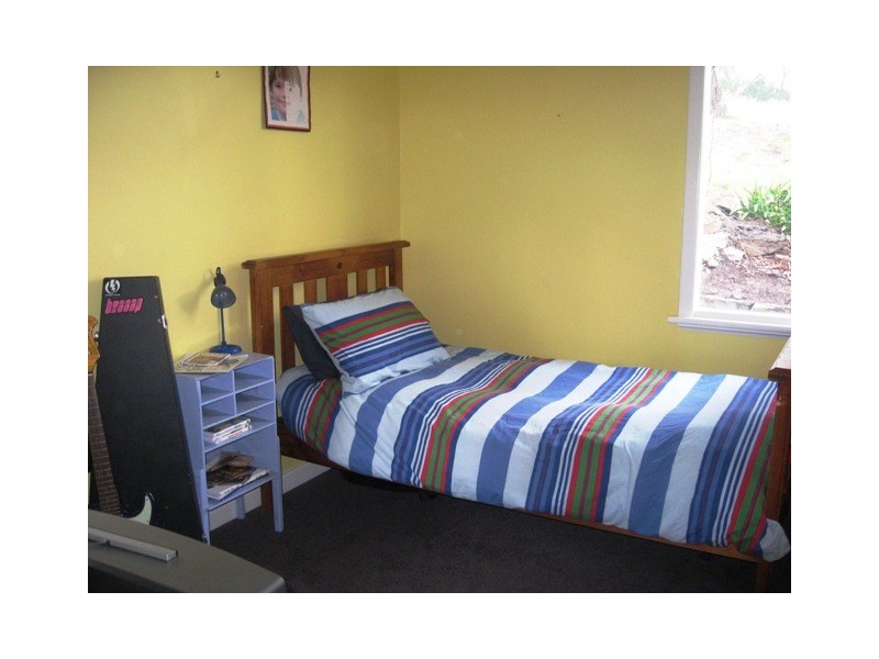 102 Derwent Avenue, Lindisfarne TAS 7015
