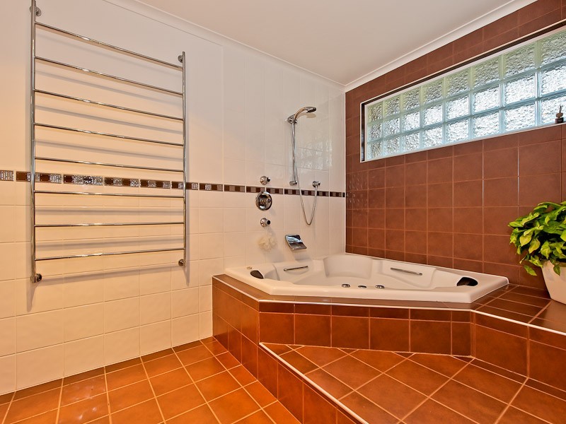 17 Myoora Street, Howrah TAS 7018