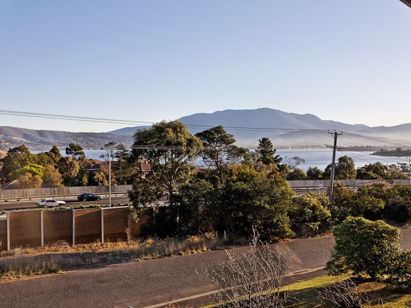 17 Myoora Street, Howrah TAS 7018