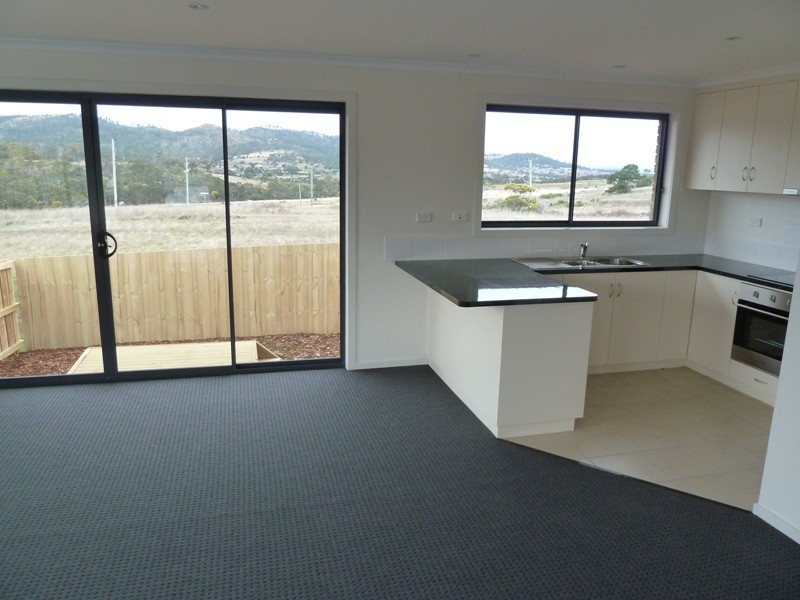 1 and 2 / 13 Hance Road, Howrah TAS 7018