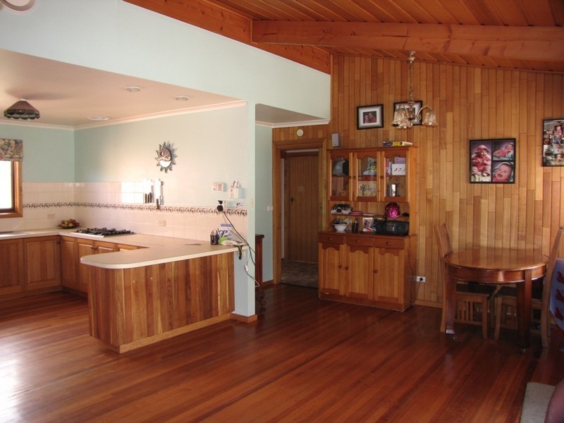 65 Nowra Road, Roches Beach TAS 7170