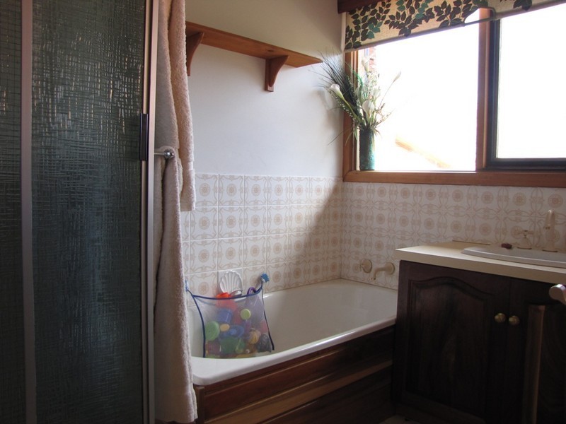 65 Nowra Road, Roches Beach TAS 7170