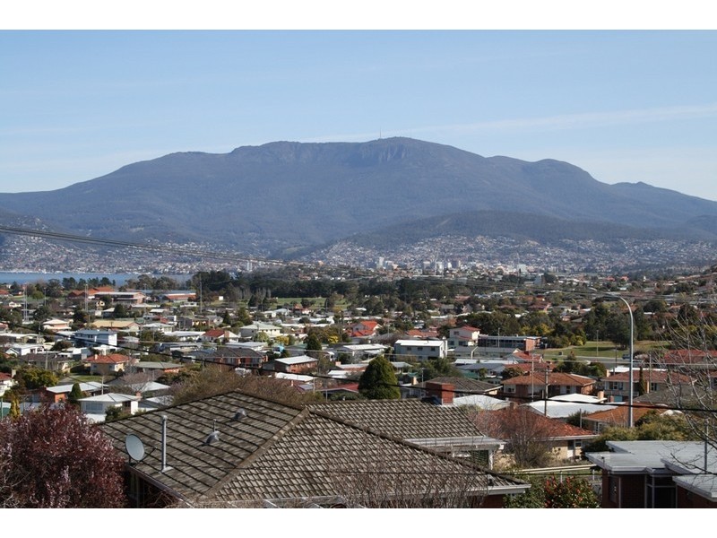 13 Sirius Street, Howrah TAS 7018