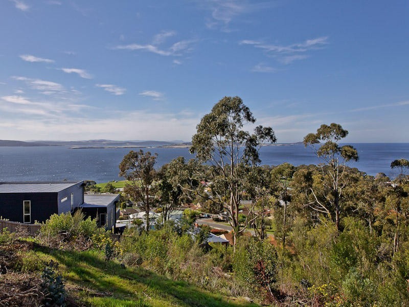 68 Coolamon Road, Taroona TAS 7053