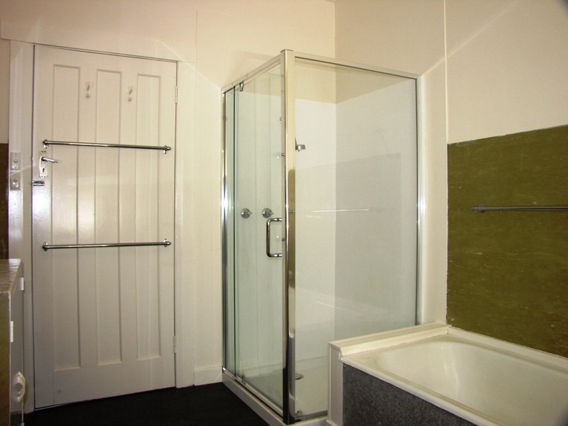 14  Lowanna Road, Lindisfarne TAS 7015