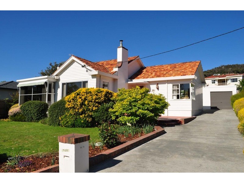 66 Esplanade, Rose Bay TAS 7015