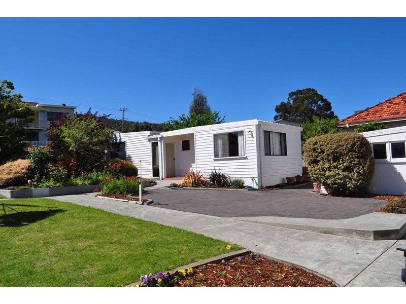 66 Esplanade, Rose Bay TAS 7015