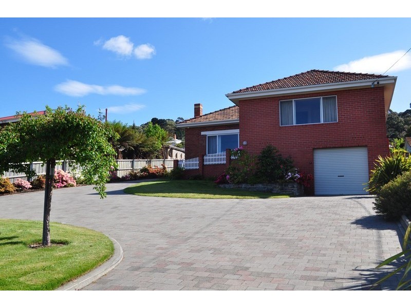 152 East Derwent Highway, Lindisfarne TAS 7015