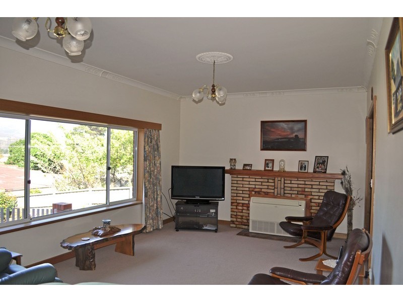 152 East Derwent Highway, Lindisfarne TAS 7015
