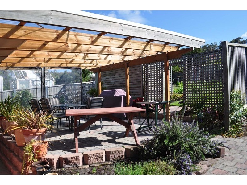 152 East Derwent Highway, Lindisfarne TAS 7015