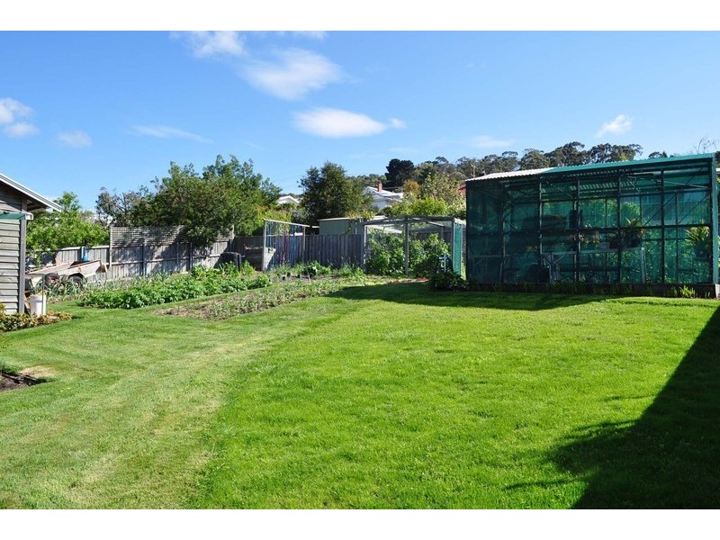 152 East Derwent Highway, Lindisfarne TAS 7015