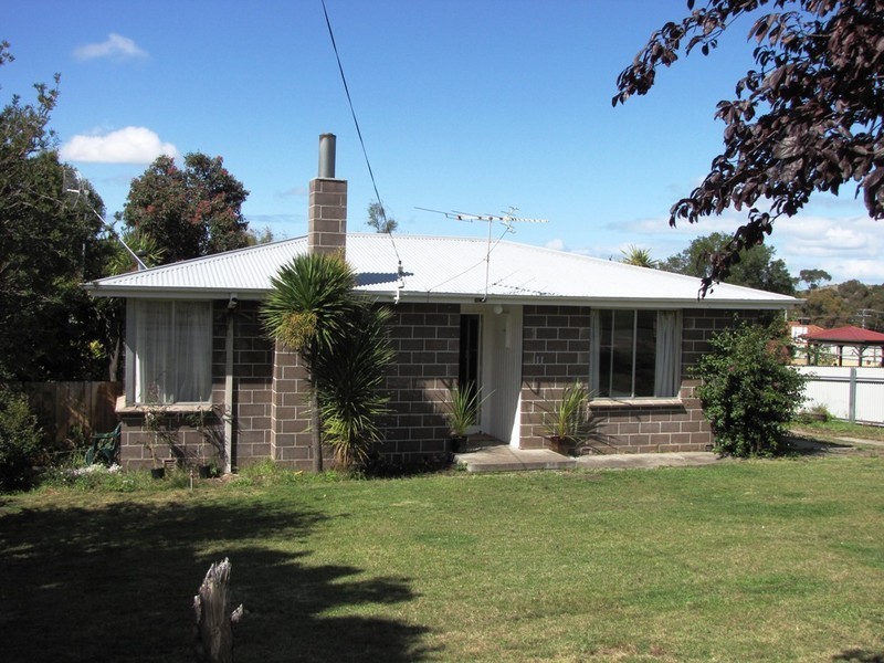 11 Calvert Street, Rokeby TAS 7019