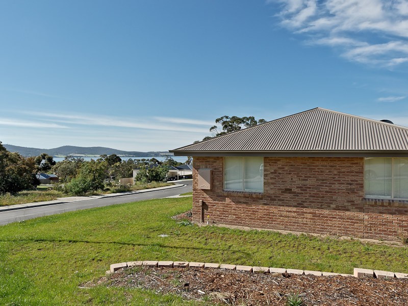 18 Emmaline Court, Rokeby TAS 7019