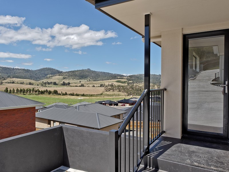 2/3  Besty Mack Place, Howrah TAS 7018