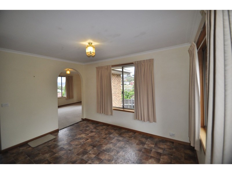 2/4  Holland Court, Howrah TAS 7018