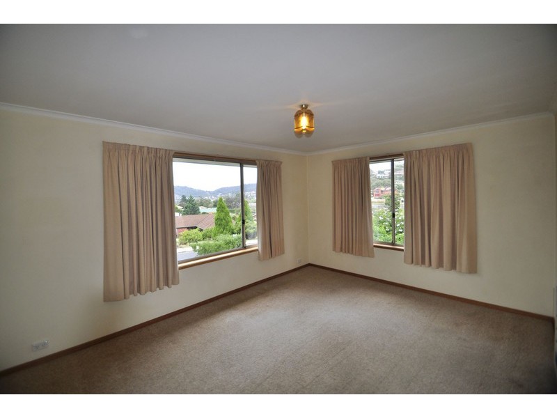 2/4  Holland Court, Howrah TAS 7018