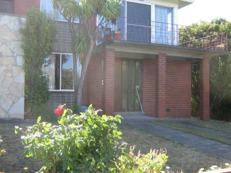 2/12 Roseville Place, Montrose TAS 7010