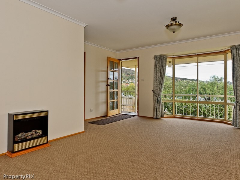 7 Esplanade, Lindisfarne TAS 7015