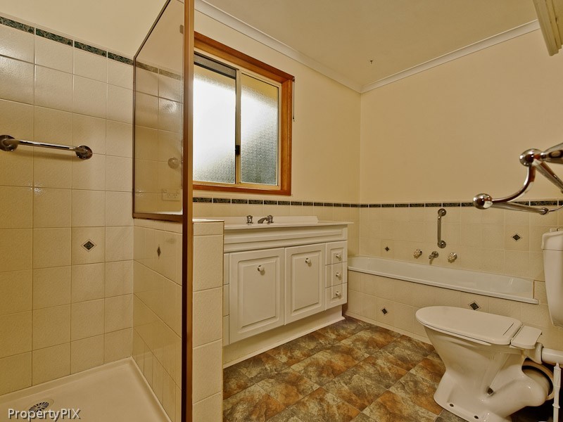 7 Esplanade, Lindisfarne TAS 7015