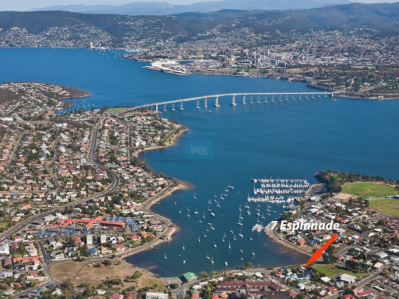 7 Esplanade, Lindisfarne TAS 7015