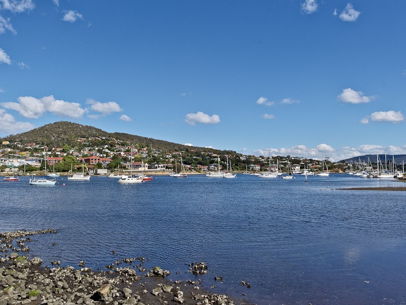 7 Esplanade, Lindisfarne TAS 7015