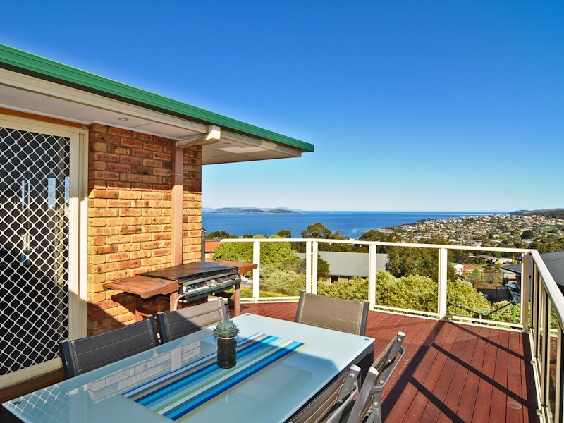 14 Timbertop Drive, Blackmans Bay TAS 7052