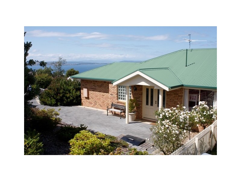 14 Timbertop Drive, Blackmans Bay TAS 7052