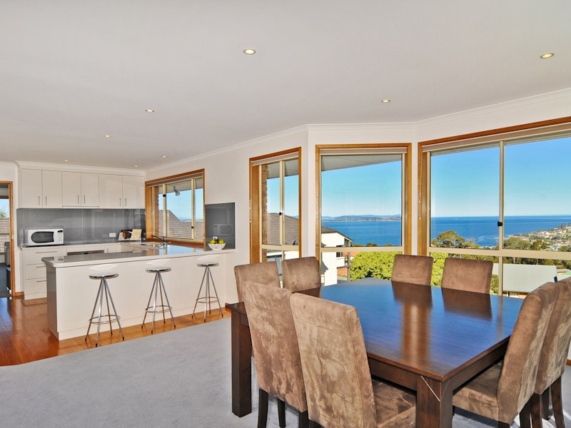 14 Timbertop Drive, Blackmans Bay TAS 7052