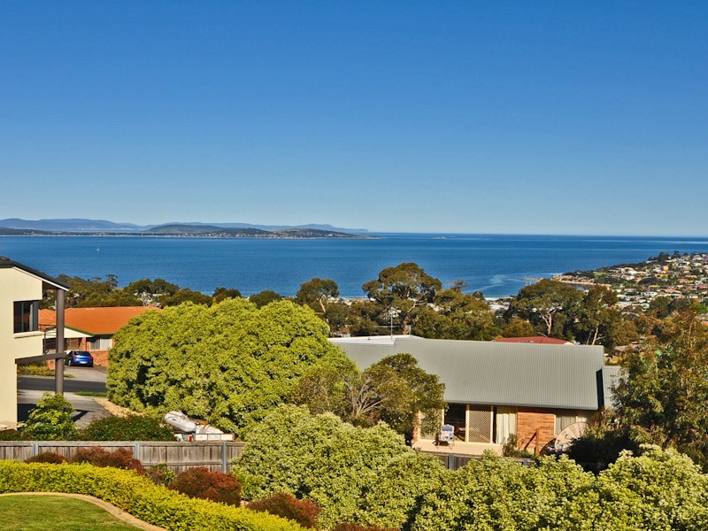 14 Timbertop Drive, Blackmans Bay TAS 7052