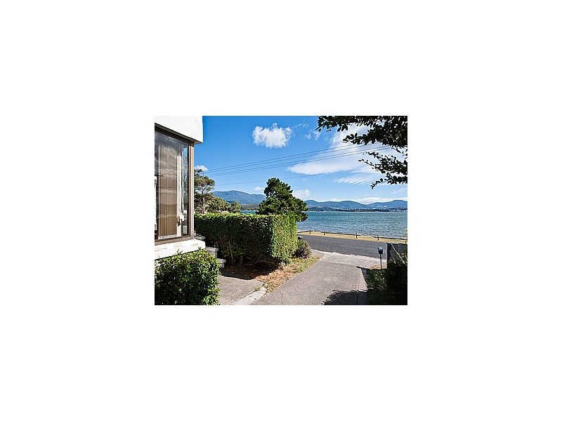 76 The Esplanade, Rose Bay TAS 7015