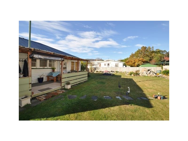 11 Granville Avenue, Geilston Bay TAS 7015