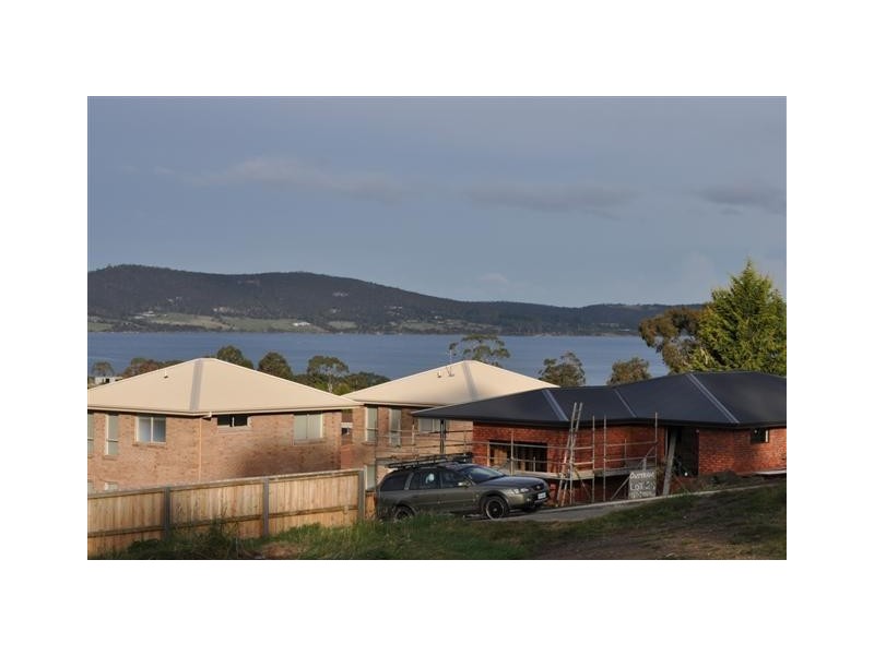 6 Emmaline Court, Rokeby TAS 7019