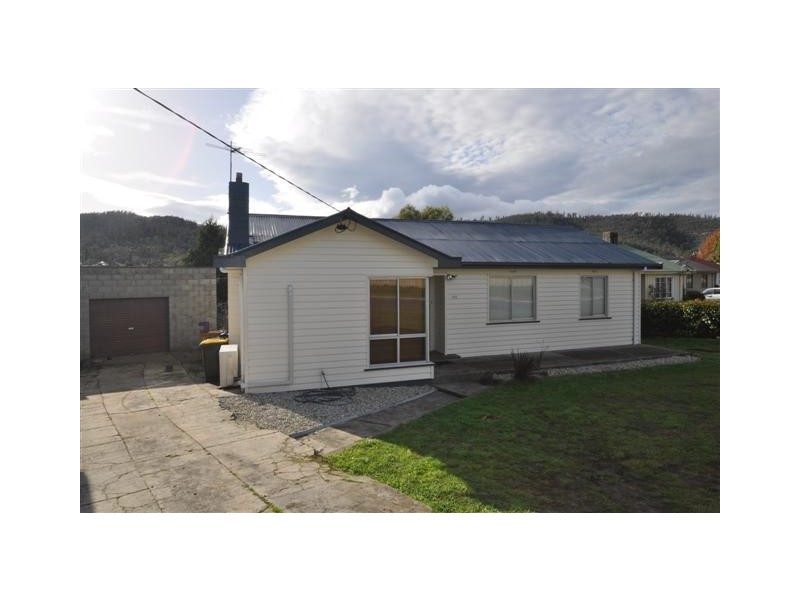 104 Bass Street, Warrane TAS 7018
