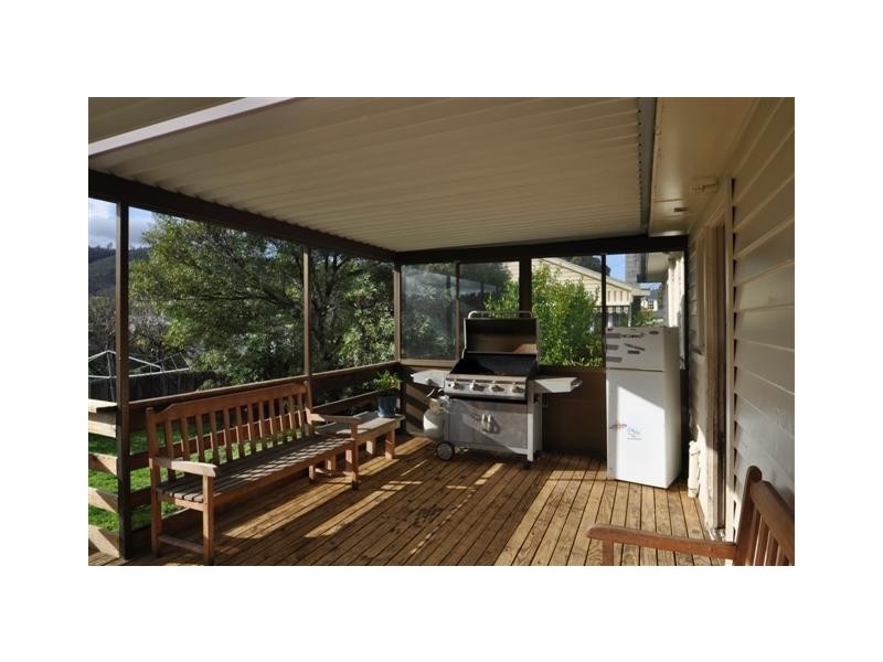 104 Bass Street, Warrane TAS 7018