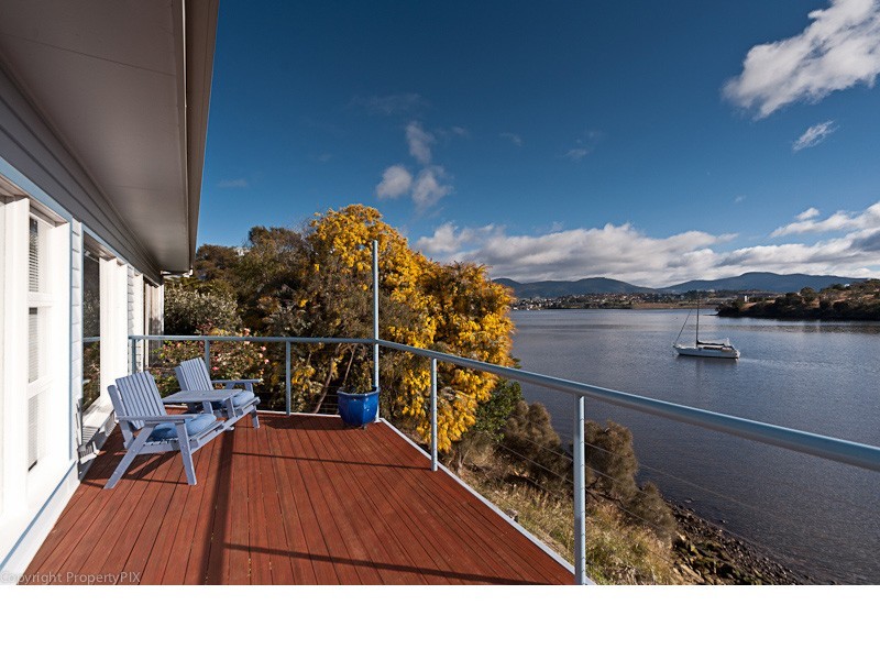 77 Derwent Avenue, Geilston Bay TAS 7015