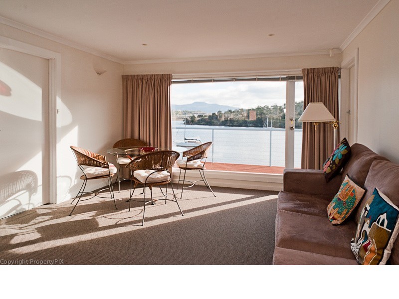 77 Derwent Avenue, Geilston Bay TAS 7015