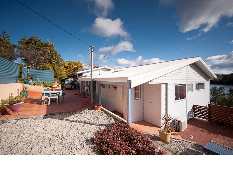 77 Derwent Avenue, Geilston Bay TAS 7015