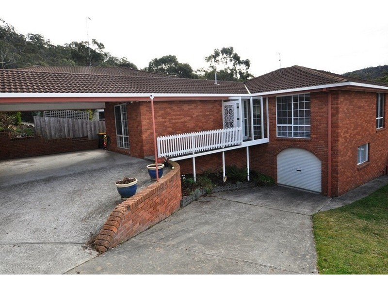 8 Warren Court, Howrah TAS 7018