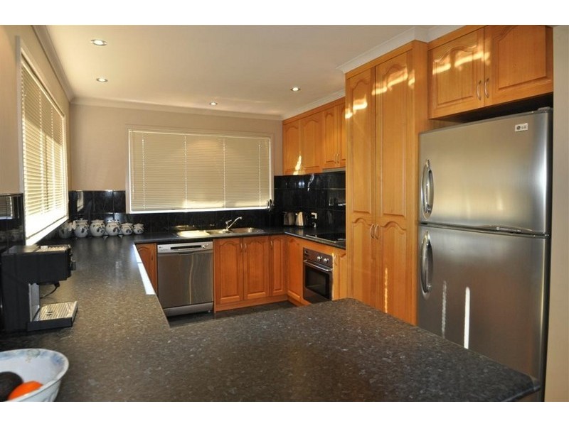 8 Warren Court, Howrah TAS 7018