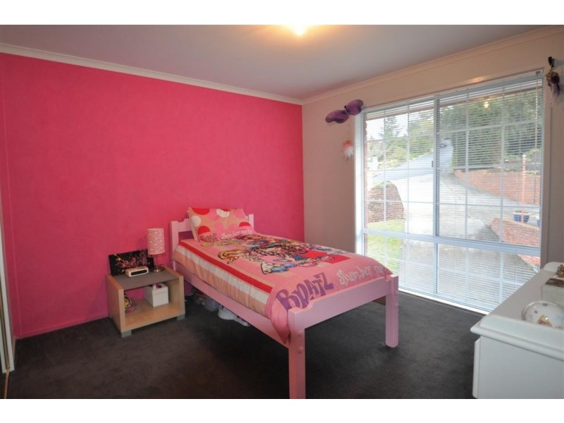 8 Warren Court, Howrah TAS 7018