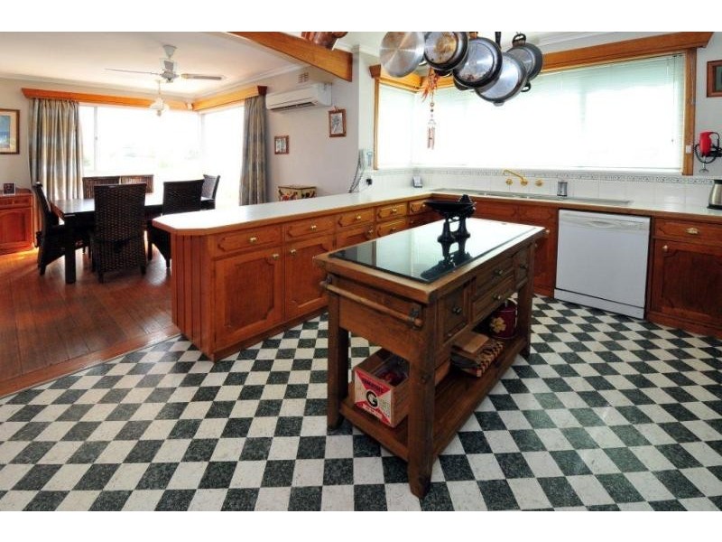 Lindisfarne TAS 7015