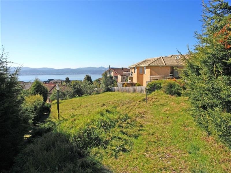 445 Churchill Avenue, Sandy Bay TAS 7005