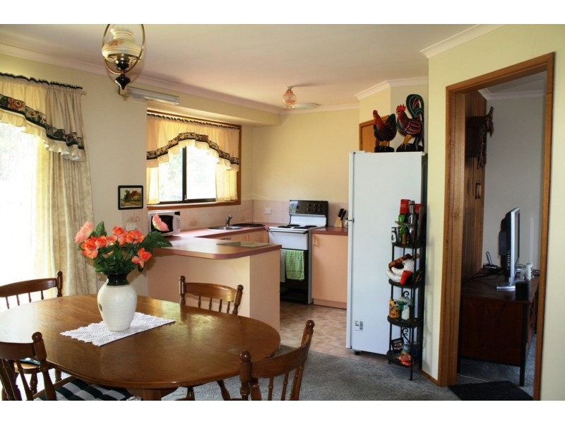 15 Lighton Way, Lenah Valley TAS 7008