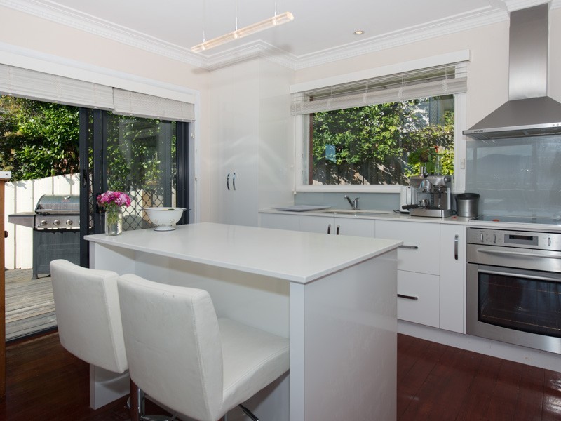 54 Begonia Street, Lindisfarne TAS 7015