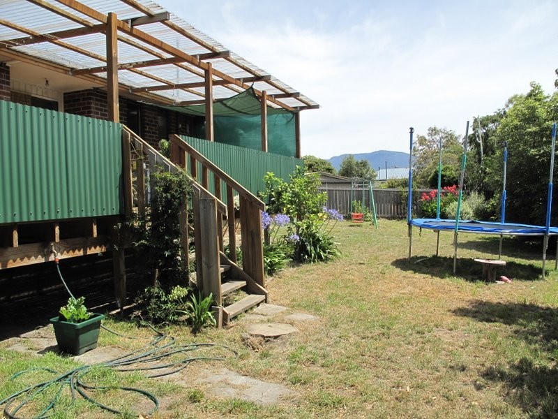 16 Flinders Street, Warrane TAS 7018