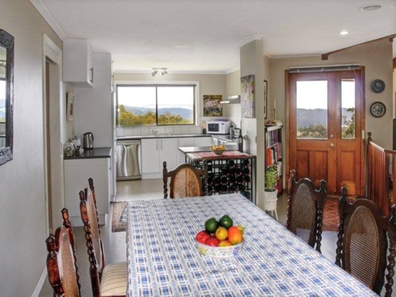 87 Cades Drive, Kingston TAS 7050