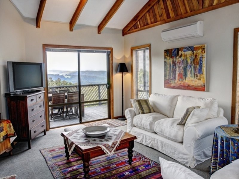 87 Cades Drive, Kingston TAS 7050
