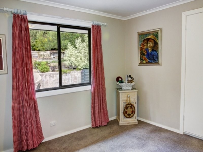 87 Cades Drive, Kingston TAS 7050